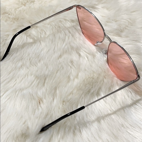 2 for $22 mix Sunglasses - Picture 4 of 6